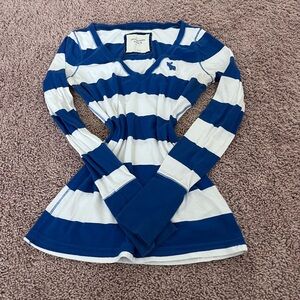 ⭐️ Vintage Y2k Abercrombie and Fitch Top ⭐️